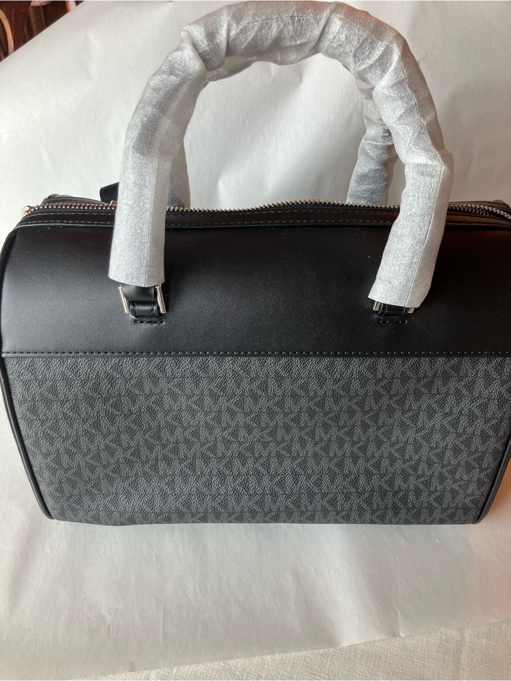 Michael Kors Black and Gray Signature Satchel - Picture 4 of 4